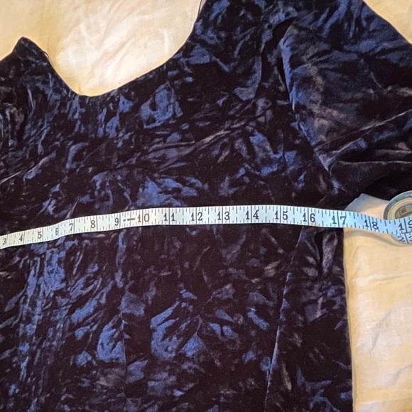 FRNCH Crushed Velvet Blouse - Picture 6 of 7